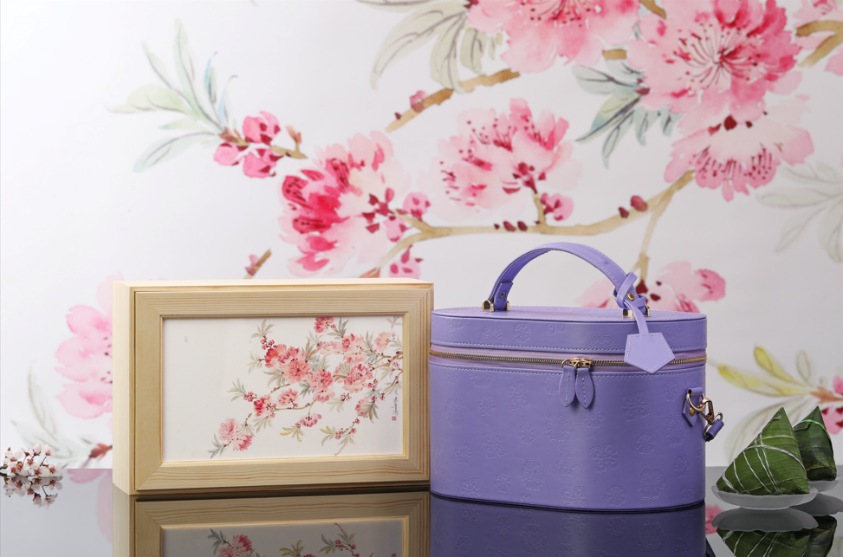  北京丽思卡尔顿酒店隆重发布艺术家宋秦晋 联名款《繁花幻梦》端午粽子礼盒